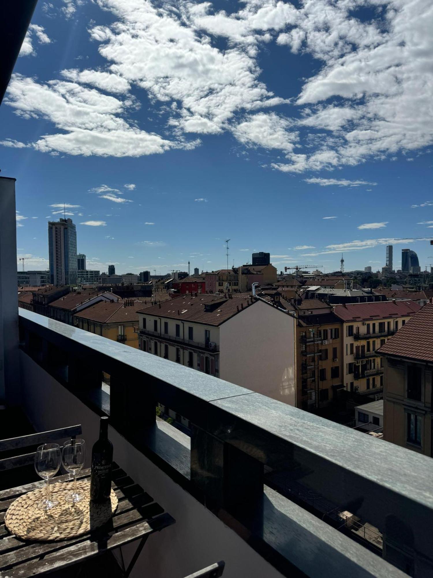 Appartamento Isola- Attico Con Balcone Mailand Exterior foto