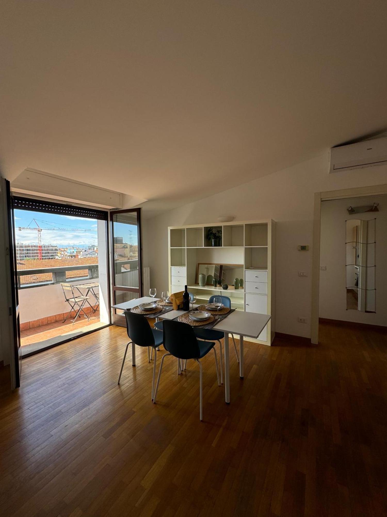 Appartamento Isola- Attico Con Balcone Mailand Exterior foto